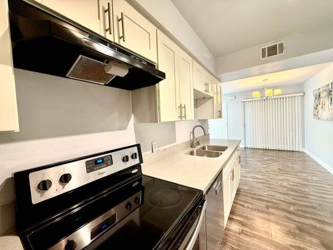 Photo - CASA VERDE - One Bedroom - Unfurnished - Long Term Unidad 16B1