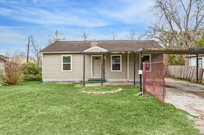 Building Photo - 5126 Higgins St