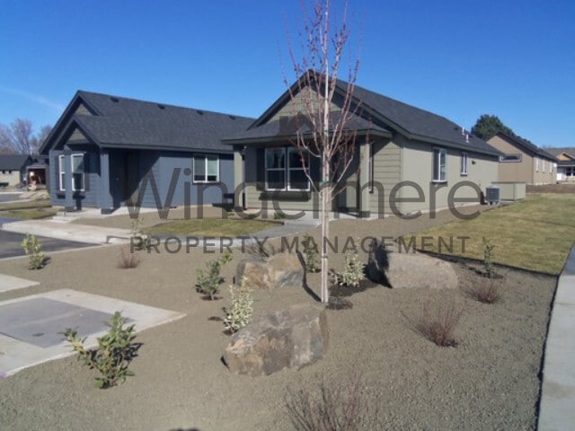 Building Photo - Chinook Loop