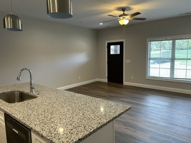 Photo - 1 BD 1BA APARTMENT FOR RENT IN CYPRESS RIDGE