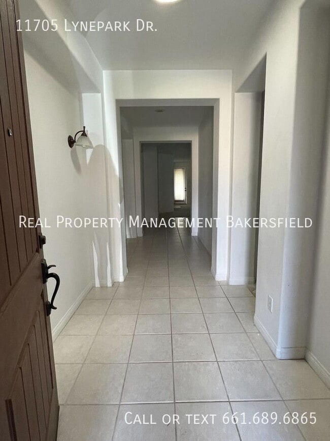 Photo - 11705 Lynepark Dr