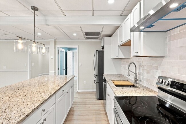 324 Essex St Unit 2