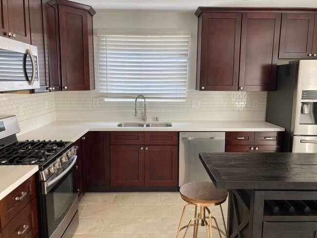 Photo - 1928 W 91st Pl