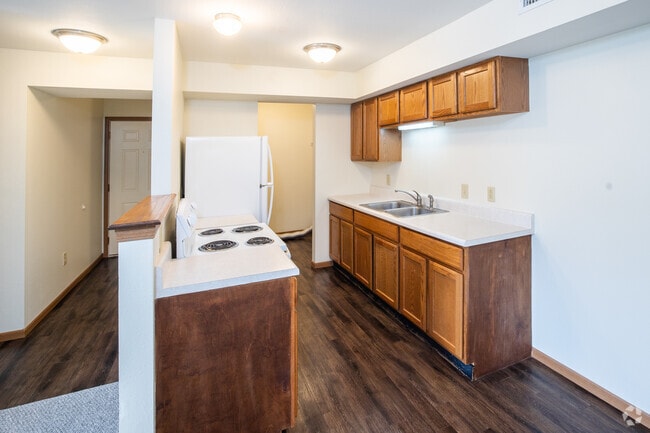 2BR, 1.5BA - 980SF - Kitchen