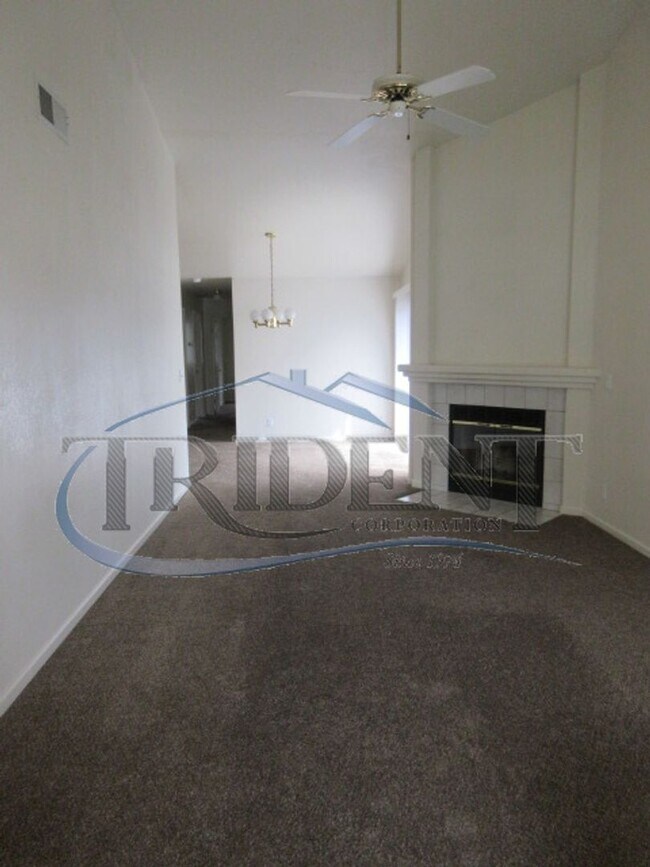 Photo - 970-972 Crisp Dr Unit 972