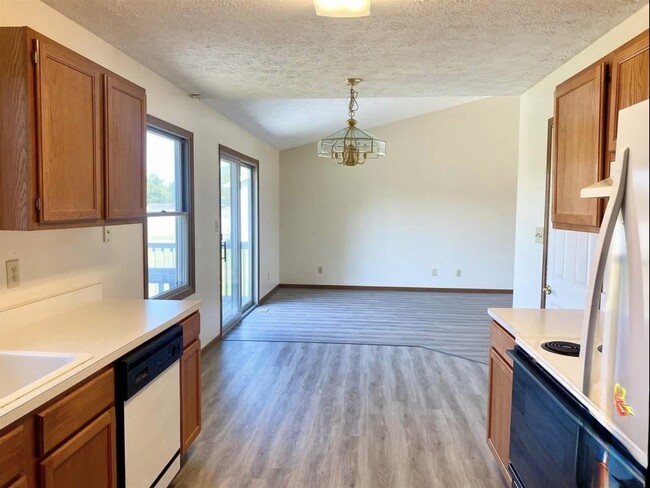 Photo - 4855 S Lost St