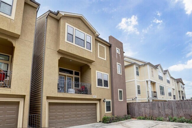 Photo - 1613 W 24th St Condo