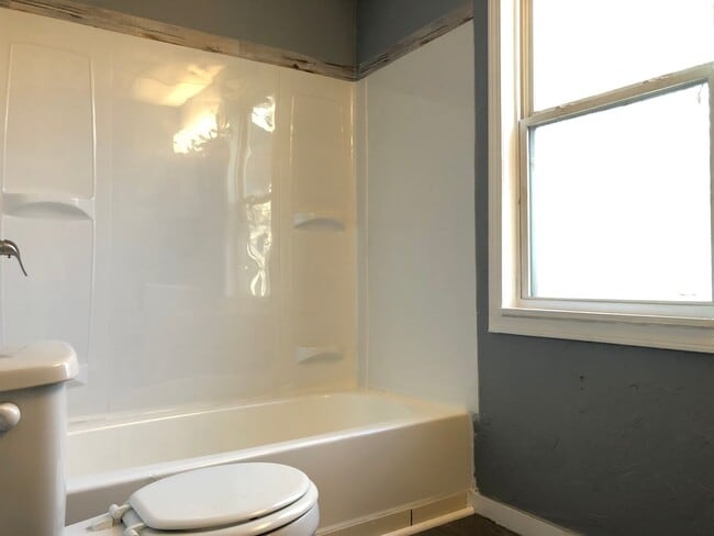 5604 Linton Ave Unit Down