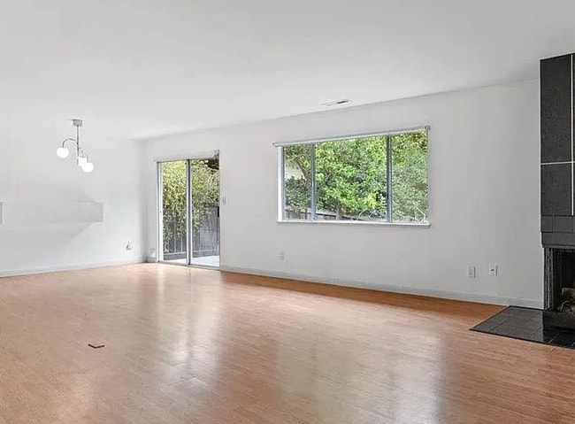 Building Photo - 7620 Mountain Blvd Unit 12