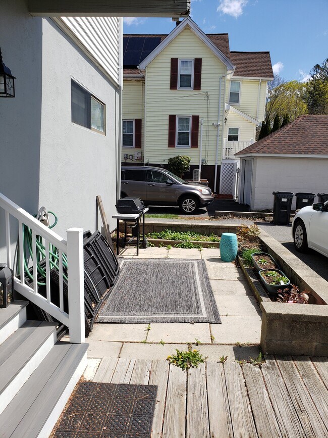 Patio - 185 Linwood Ave Unit 2