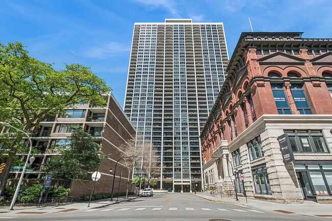 Building Photo - 1560 N Sandburg Ter Unit 1560 N Sandburg Ter 1801J