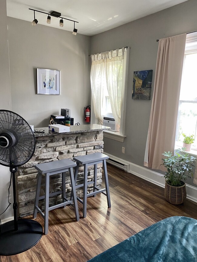 619 Ferry St Unit 3