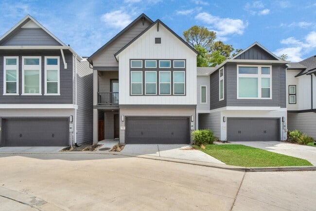 Building Photo - 703 Strawberry Pines Ct