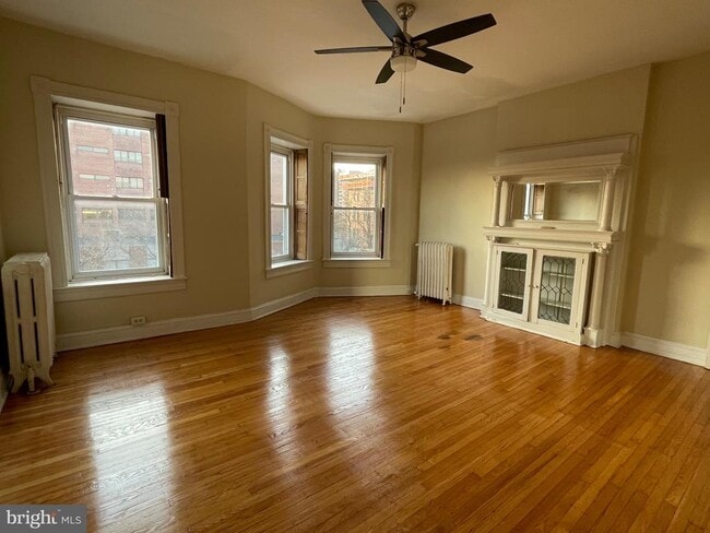 Building Photo - 2735 N Charles St Rental