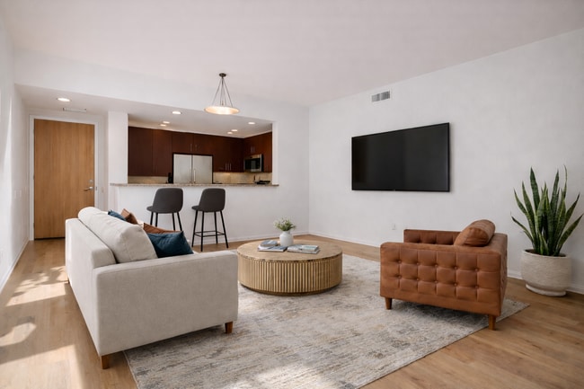 Photo - 17 W Vernon Ave Unidad 610