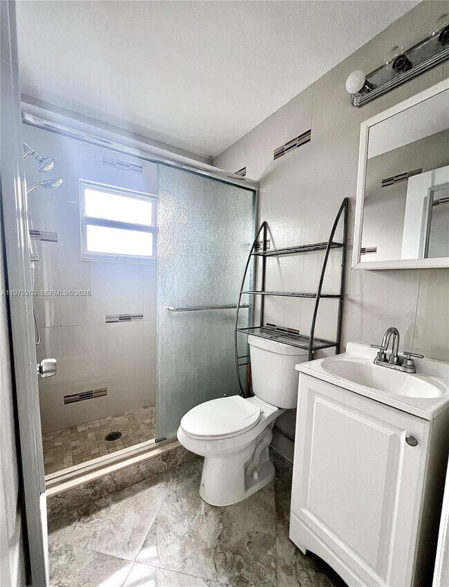 Photo - 1940 Adams St Unit 2