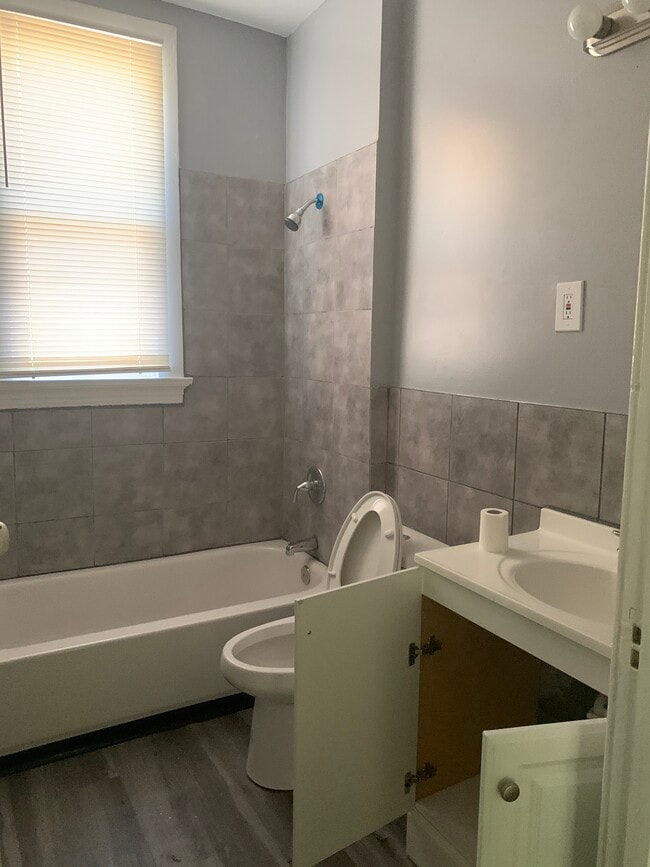 Photo - 5030 Genevieve Ave