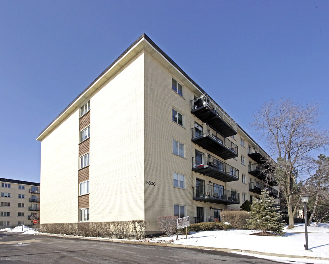 Photo - Grove Manor Condominiums