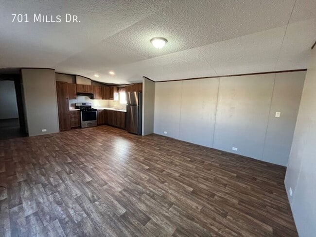 Photo - 701 E Mls Dr