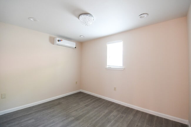 Photo - 425 W 29th Ave