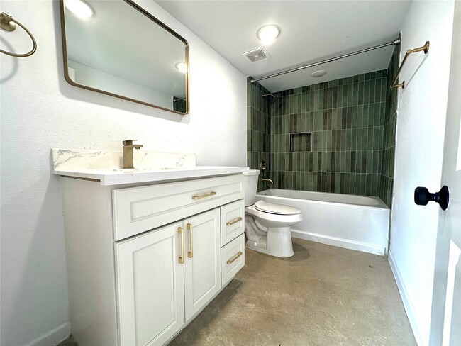 Photo - 808 Oakhurst St Unit 3