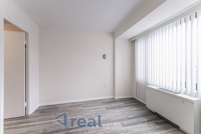 Photo - 5410 Connecticut Ave NW Unidad 708