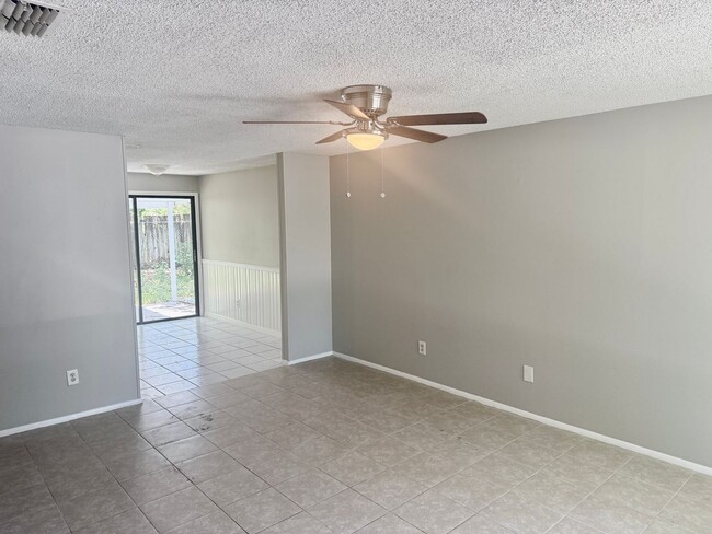 Photo - 3/2 in Port Richey!