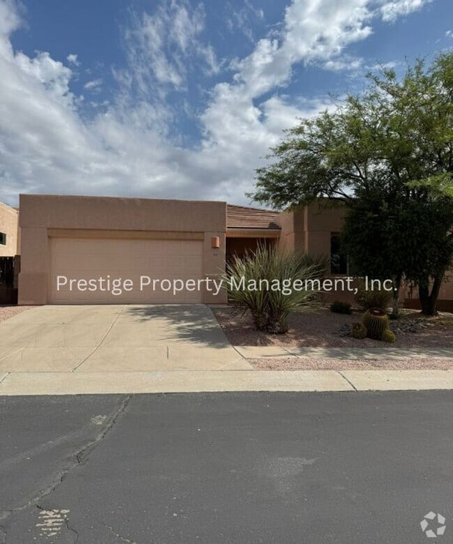 Building Photo - Stunning 3-bedroom 2-bathroom home in a ga...