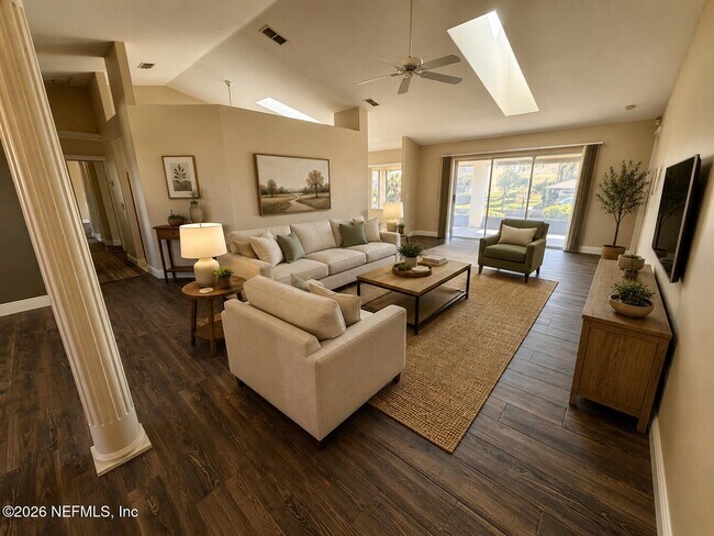 Photo - 20 Clarendon Ct N
