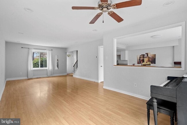 Photo - 121 Aspen Ct