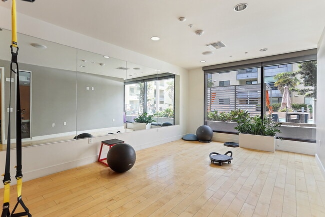 Photo - One Hundred Grand