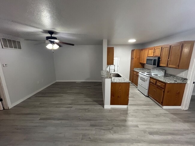 Photo - 723 N Vinita Ave