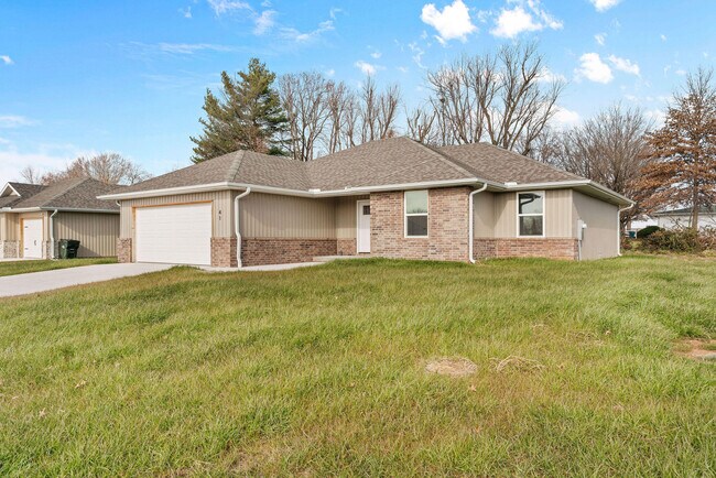 Photo - 41 Whitley Ln