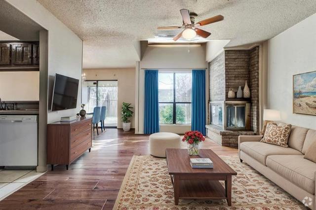 Building Photo - 4146 Towngate Blvd Rental