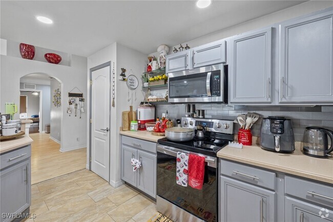 Building Photo - 1221 SW 34th Terrace Rental