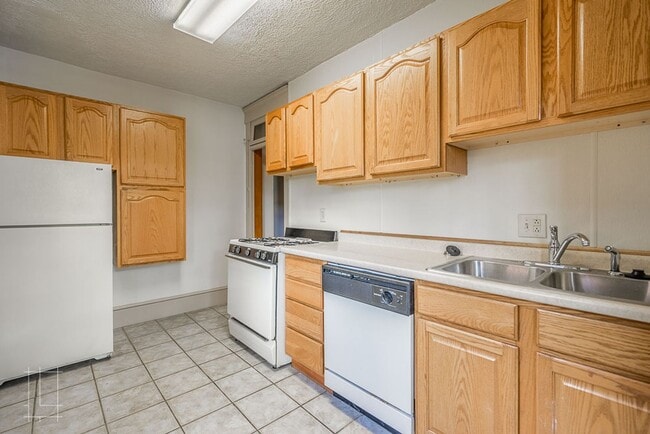 Building Photo - 83 King Ave Unit 85 King Ave Apt. B
