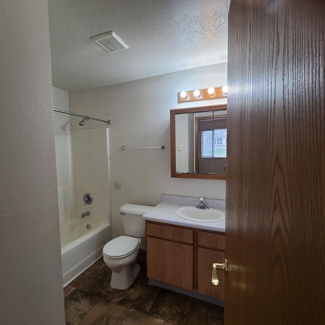 Photo - 8th & 8th Apartments Unidad 103