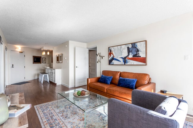 Photo - 10149-10149 Saskatchewan Dr NW