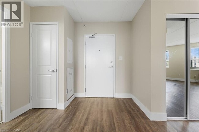 Photo - 149 Main St W Unit 607