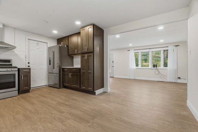 1428 Laurel Dr