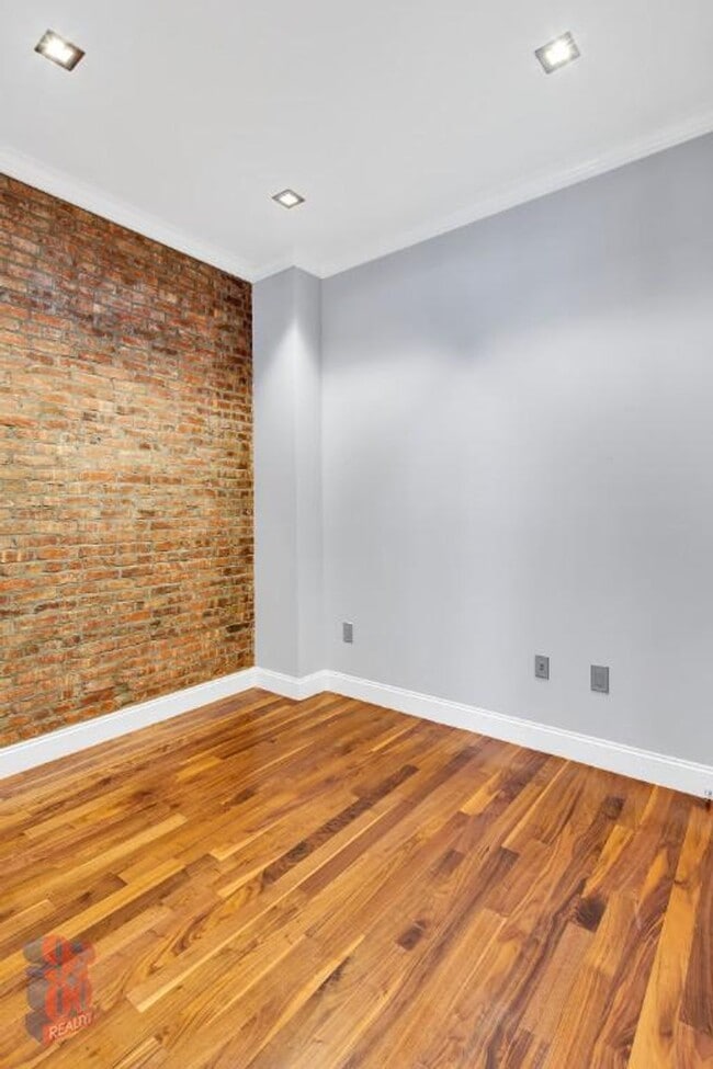 Photo - East 58th Street Unit A