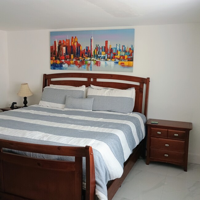 Photo - 1033 NW 7th Ter Unit Main house room for rent