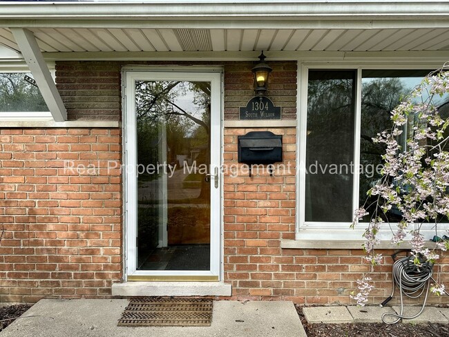 Photo - Mid-Century 3 Bed/2 Bath Ranch Near Downto...