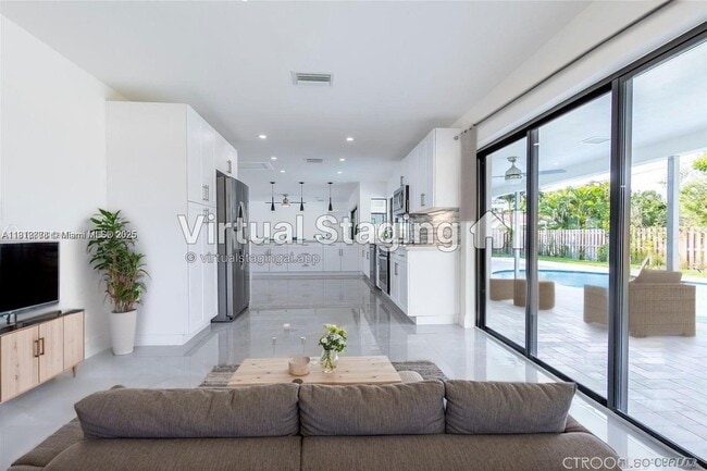 Photo - 1001 NW 6th Dr