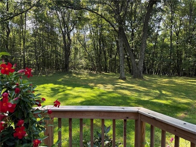 Photo - 116 Sturbridge Ln