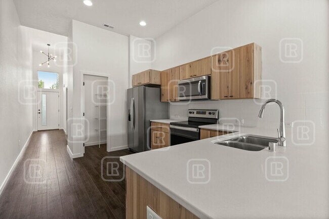 Photo - 618 S Crescent Ln