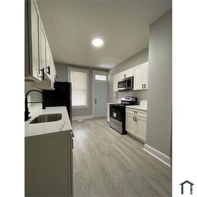 Building Photo - 3 Bedroom - Voucher Accepted Rental