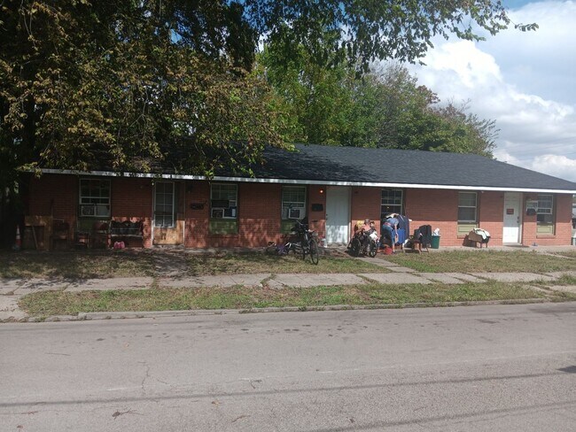 Photo - 323 E 8th St Unit B