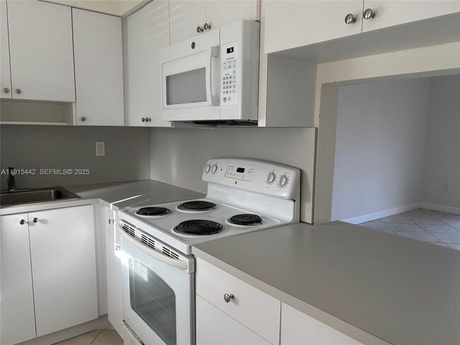 Photo - 20200 NE 27th Ct Unit 33