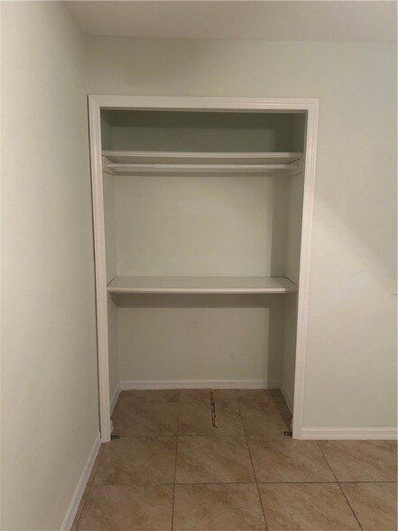 Photo - 486 Biscayne Ln